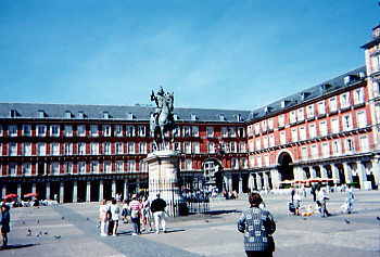 �}���[���L��